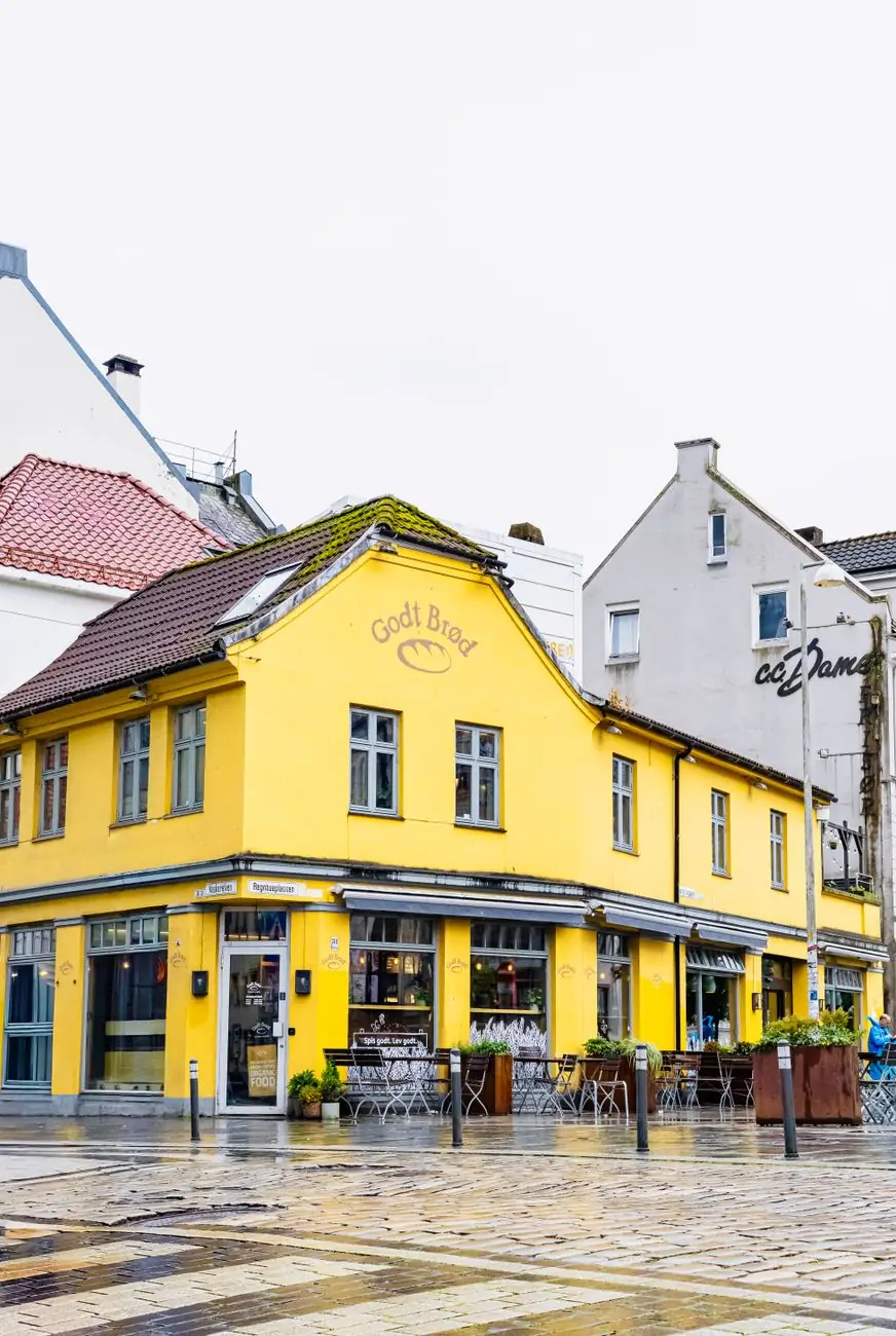 Godt Brød’s yellow bakery building on Søregata in Stavanger