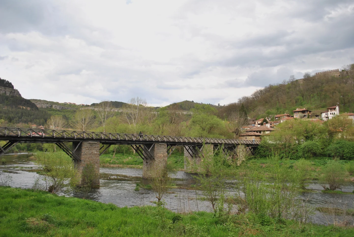 Vladishki Bridge crossing the Yantra in Veliko Tarnovo’s Asenov quarter